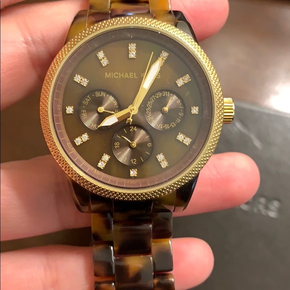 Micheal Kors watch - Picture 2 of 3